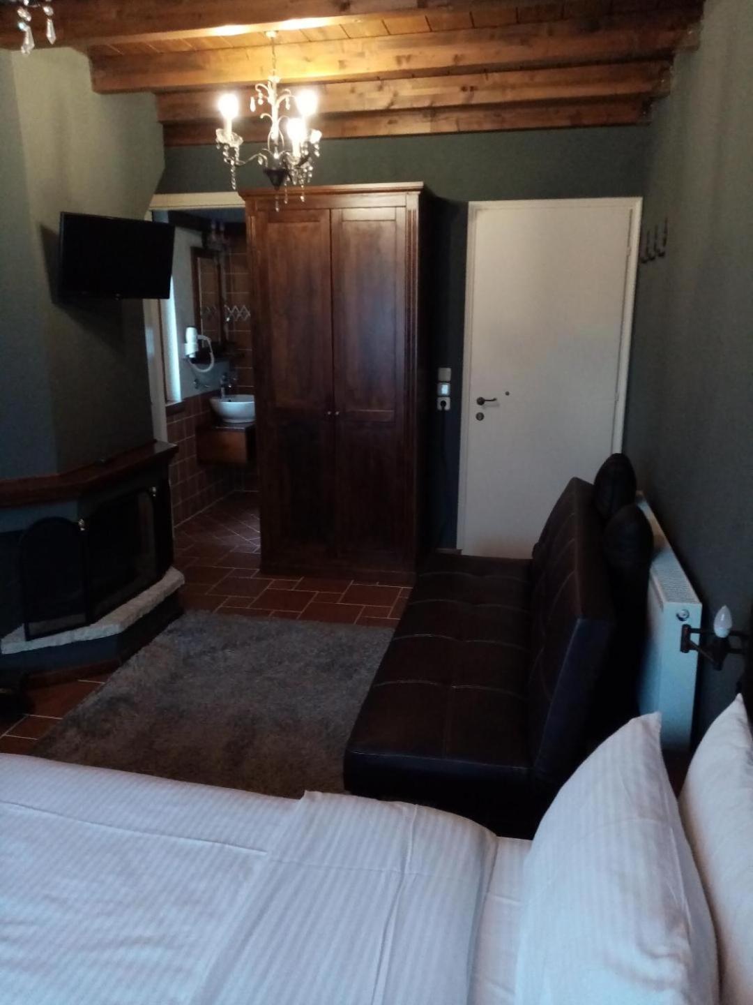אראחובה Guesthouse Katafygio מראה חיצוני תמונה